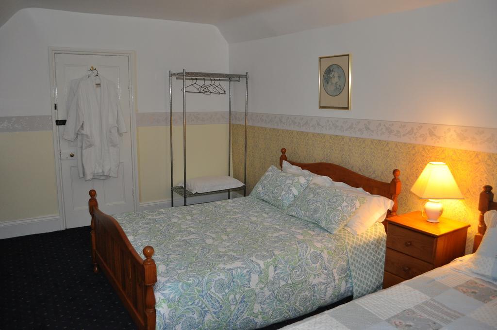 Roslyn House Bed & Breakfast Bushy Park Exteriör bild