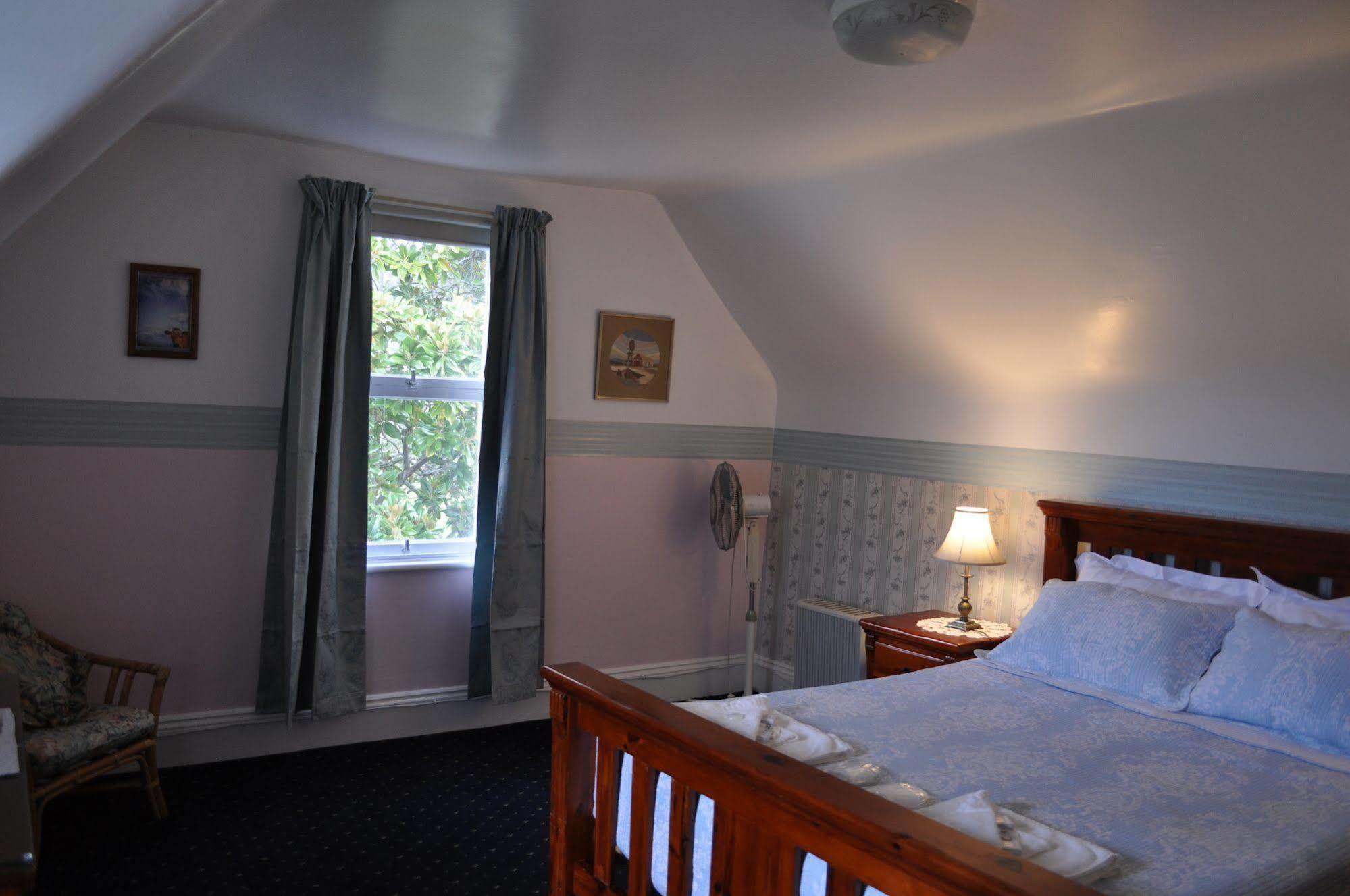 Roslyn House Bed & Breakfast Bushy Park Exteriör bild