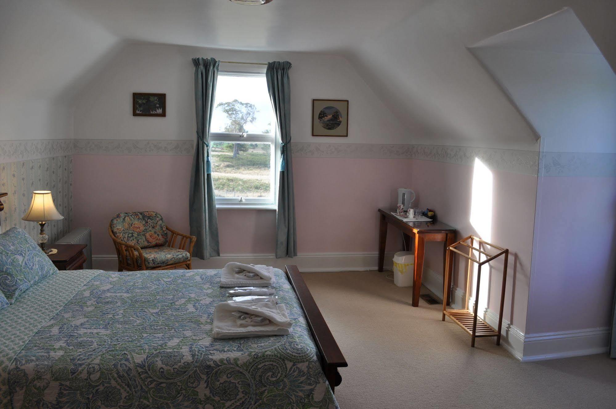 Roslyn House Bed & Breakfast Bushy Park Exteriör bild