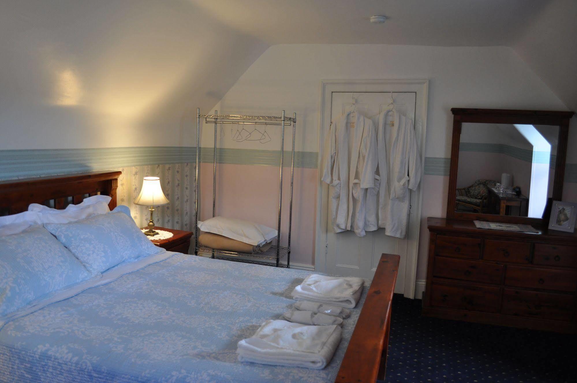 Roslyn House Bed & Breakfast Bushy Park Exteriör bild