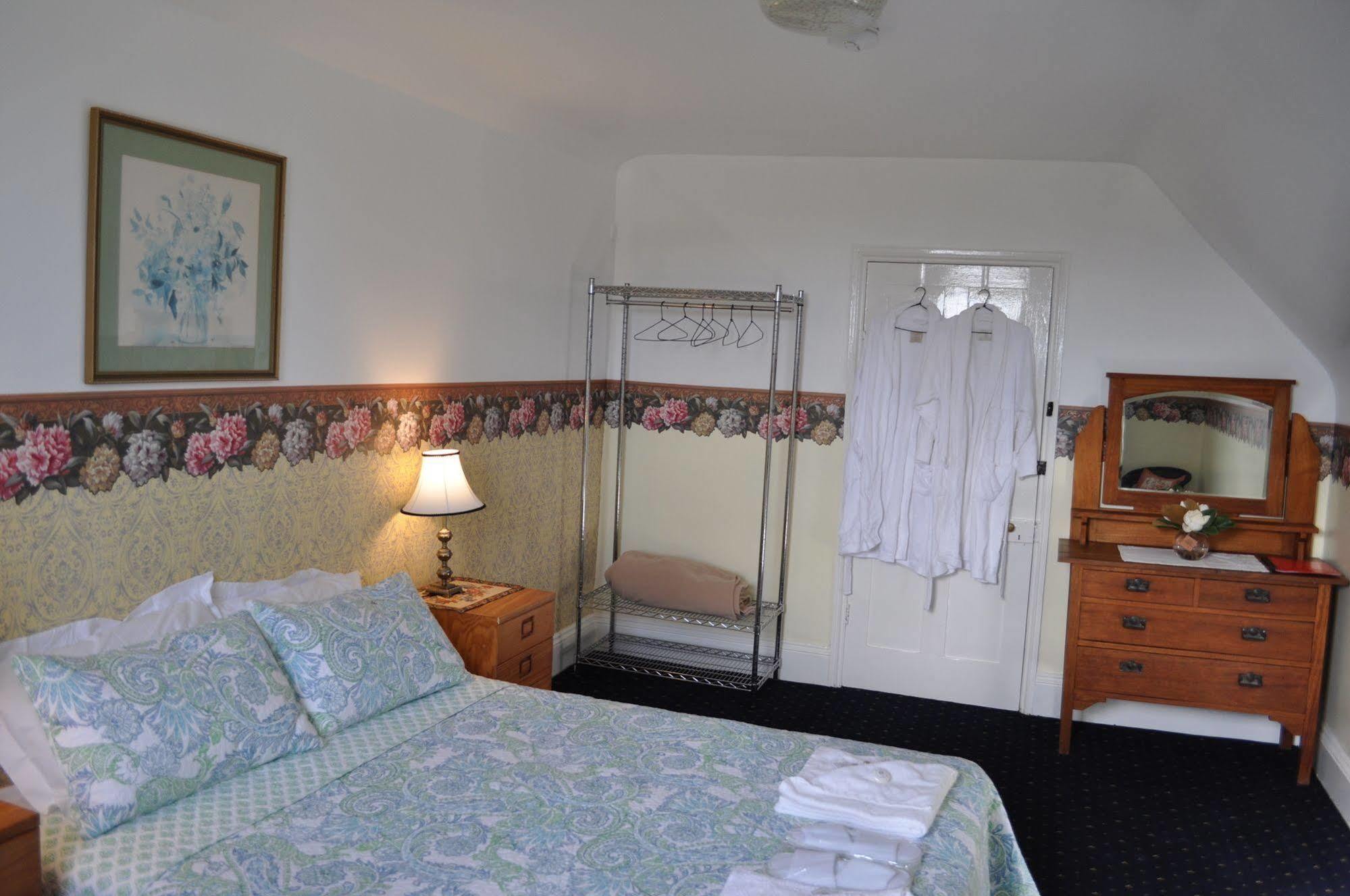 Roslyn House Bed & Breakfast Bushy Park Exteriör bild